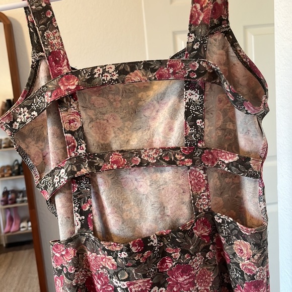 Open Back Brandy Melville Floral Minidress - Picture 5 of 8